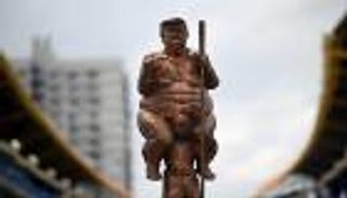 تمثال «الطاعون البرتقالي» يثير الجدل في COP30.. فن ساخر يهاجم تقاعس واشنطن المناخي