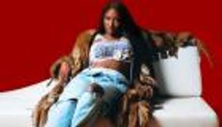 آيا ناكامورا تطلق ألبومها الجديد &laquo;Destin&eacute;e&raquo;.. يجمع بين الراب والبوب والجاز