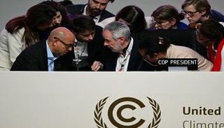 جانب من مفاوضات الاتفاق الختامي لمؤتمر COP30