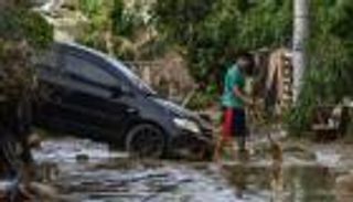 فيتنام تبحث عن مفقودين مع بلوغ حصيلة الفيضانات 55 قتيلا