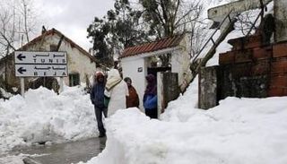 نزول الثلوج في عين دراهم التونسية