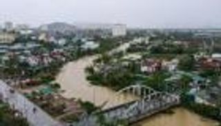 ارتفاع حصيلة الفيضانات في فيتنام إلى 90 قتيلا.. واستمرار البحث عن المفقودين