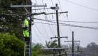 إعصار «فينا» يقطع الكهرباء عن 19 ألف أسترالي