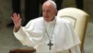 كاميرا البابا فرنسيس بـ7.5 مليون دولار