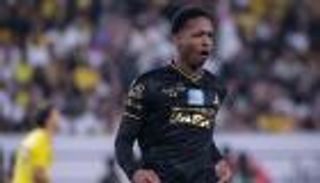 صفقة بـ70 مليون ريال.. مراد هوساوي على أعتاب الهلال