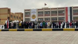طوابير الناخبين أمام لجنة انتخابية