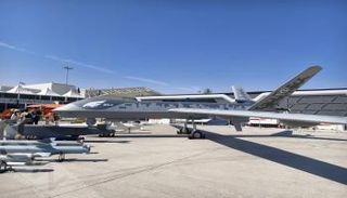 المسيرة الصينية وينغ لونغ إكس وحمولتها من الصواريخ