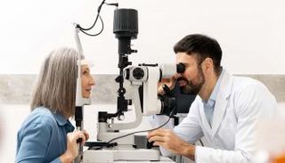 مرضى كسل العين - تعبيرية