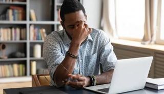 استخدام الأجهزة لفترة طويلة يضغط على الاقتصاد