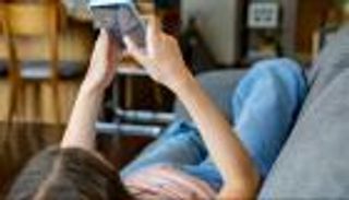 الحكومة الماليزية تعلن قيودا عمرية على منصات التواصل لحماية الأطفال