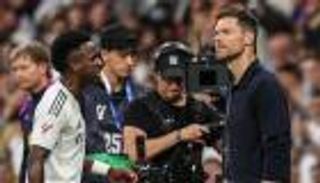 ريال مدريد ينحاز إلى تشابي ألونسو ضد فينيسيوس