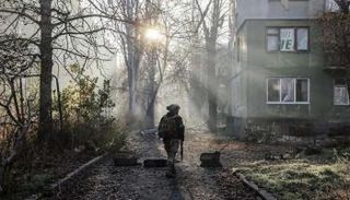 جندي أوكراني في دونيتسك