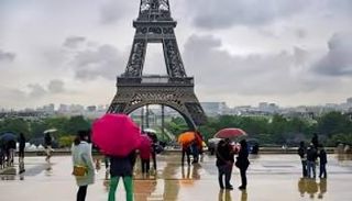 الأمطار في فرنسا - تعبيرية