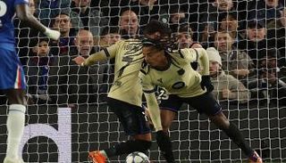 هدف ذاتي من كوندي في مباراة تشيلسي وبرشلونة