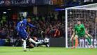 لاحق مبابي وهالاند.. إستيفاو يدخل التاريخ بهدف صاروخي في برشلونة (فيديو)