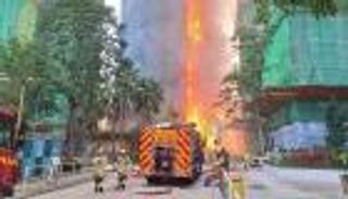 حريق هونغ كونغ.. وفاة 13 شخصا وإجلاء مئات السكان