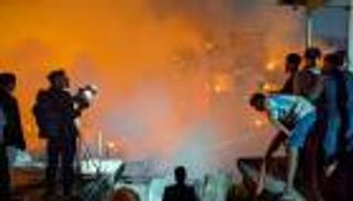 دمر 1500 كوخ.. حريق هائل يشرّد آلاف السكان في بنغلاديش