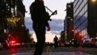 ترامب يفتح «النار» على بايدن والمهاجرين ويدعو لفتح ملف الأفغان