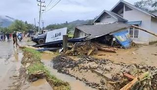 فيضانات إندونيسيا 