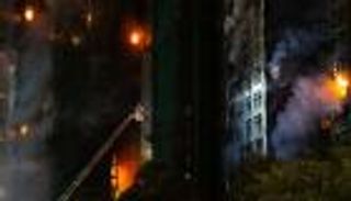 ارتفاع حصيلة قتلى حريق هونغ كونغ إلى 83 وتوقيف مسؤولي شركة إنشاءات