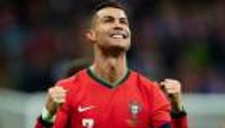 رسالة من 4 كلمات.. رونالدو يهنئ منتخب البرتغال «بطل العالم»