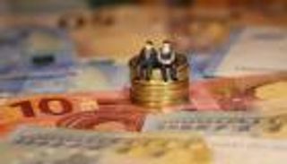 معاشات النساء في فرنسا أقل بكثير من الرجال.. والسبب: المسيرة المهنية القصيرة