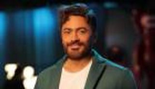 يمر يأيام صعبة.. حقيقة تعرض تامر حسني لخطأ طبي