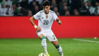 يوسف عطال نجم منتخب الجزائر