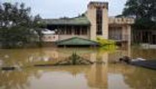 مصرع 153 شخصا في إعصار سريلانكا