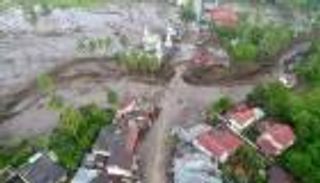 ارتفاع حصيلة فيضانات إندونيسيا إلى 200 قتيل