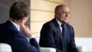 «على الأطفال الاقتداء برونالدو».. روبرتو كارلوس يصدم ميسي «البارع»