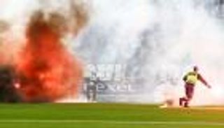 هبوط واحتراق ملعب.. مباراة الـ4 ساعات تتحدى النيران (فيديو)