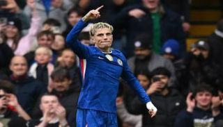 أليخاندرو غارناتشو بقميص تشيلسي