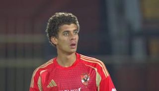 حمزة عبد الكريم لاعب الأهلي مطلوب في برشلونة