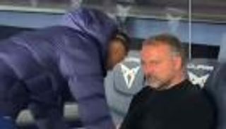 هانز فليك يفسر صورته الحزينة مع رافينيا