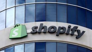 منصة التسوق الإلكتروني العالمية "شوبيفاي" - رويترز