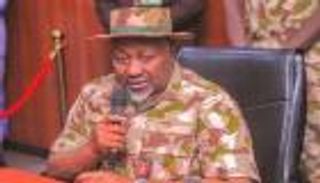 بعد موجة اختطافات جماعية.. استقالة وزير دفاع نيجيريا