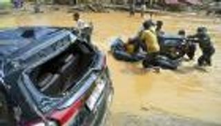 1300 قتيل و800 مفقود حصيلة فيضانات إندونيسيا وسريلانكا وتايلاند