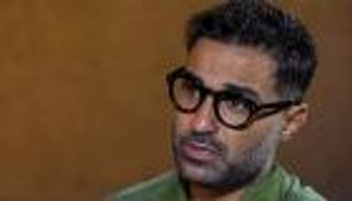 هل تجمعه بأسماء جلال علاقة عاطفية؟ أحمد فهمي يحسم الجدل