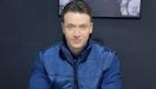 صورة لطبيب شاب تُشعل السوشيال ميديا.. هجمة غزل نسائية غير متوقعة