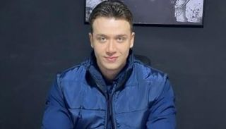 الطبيب محل الجدل