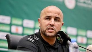 بوقرة مدرب منتخب الجزائر الرديف