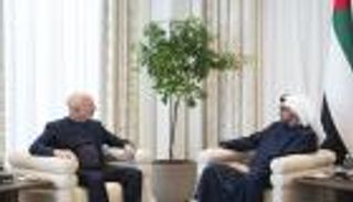 محمد بن زايد يستقبل مؤسس «أمازون».. لقاء يرسم ملامح مستقبل الابتكار 