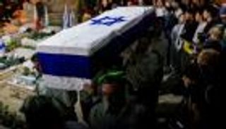 تبقت جثة واحدة.. إسرائيل تتسلم جثمان رهينة من غزة