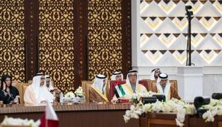 الشيخ منصور بن زايد آل نهيان خلال أعمال القمة