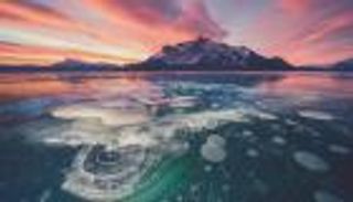 بحيرة أبراهام «فقاعات الجليد».. دليلك الشامل لزيارة أعجوبة كندا