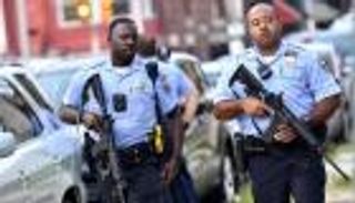 توقيف أستاذ جامعي استخدم بندقية خرطوش قرب كنيس يهودي بأمريكا