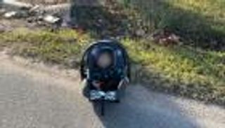 عمره 3 أشهر.. العثور على رضيع متروك على طريق دولي في العراق