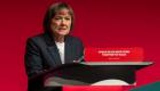 جدل في بريطانيا بسبب تحدث وزيرة بـ«الإنجليزية»