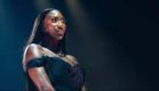 آيا ناكامورا تكشف عن رحلة تحررها: أم لطفلتين من أبوين مختلفين